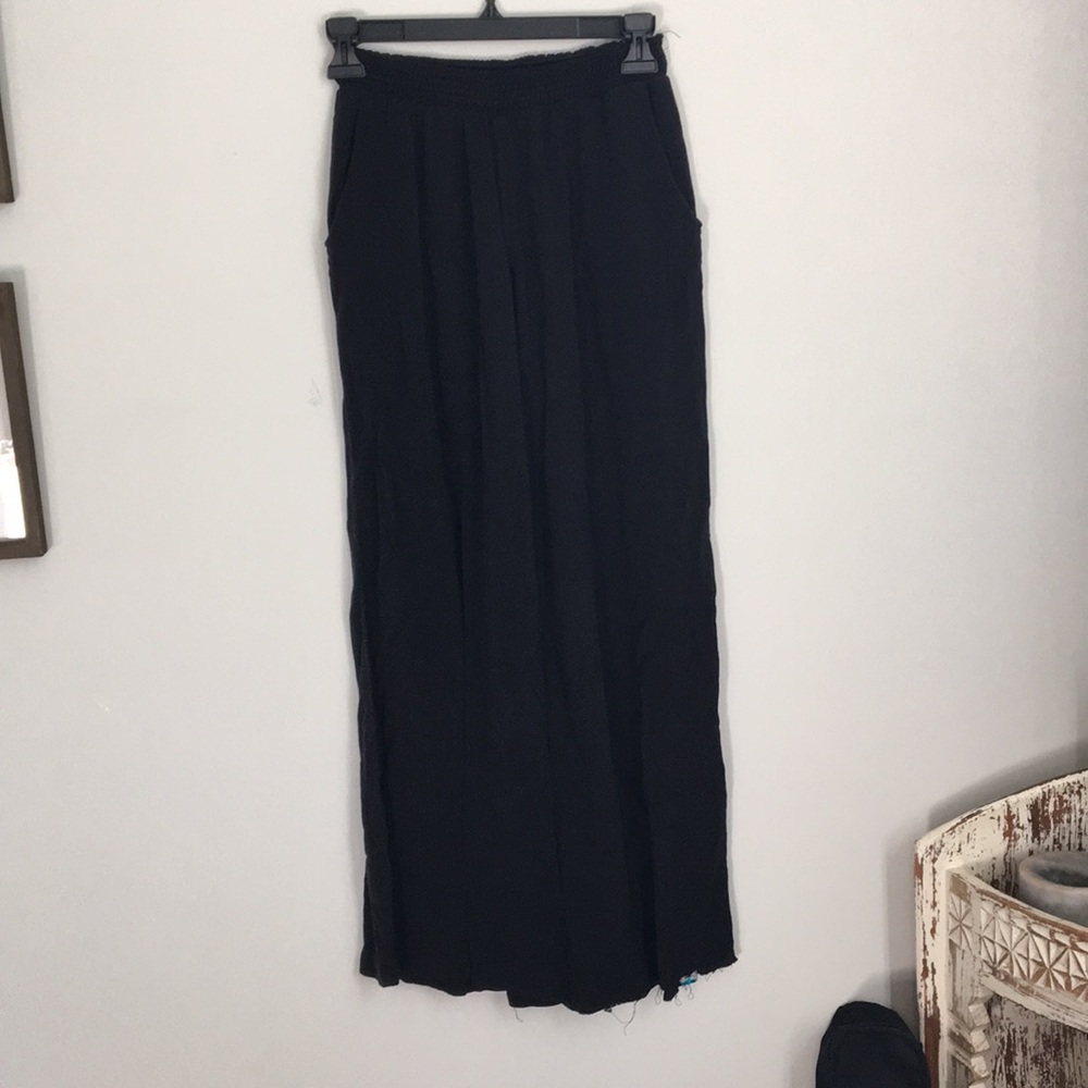 ✨Thin Flowy Black Pants✨